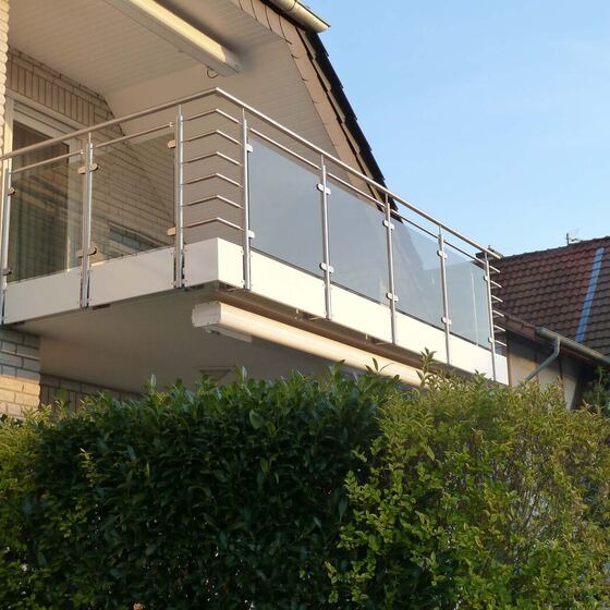 Balkongeländer – Glas 24 von 83 – Düsediekerbäumer Metallbau GmbH