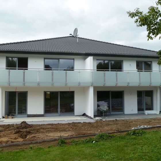 Balkongeländer – Glas 70 von 83 – Düsediekerbäumer Metallbau GmbH