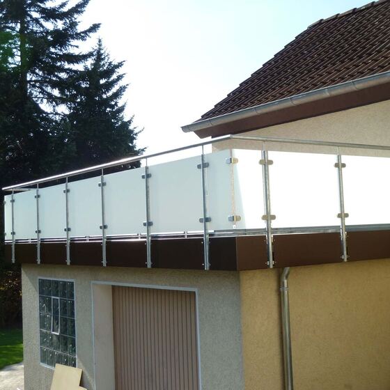 Balkongeländer – Glas 75 von 83 – Düsediekerbäumer Metallbau GmbH
